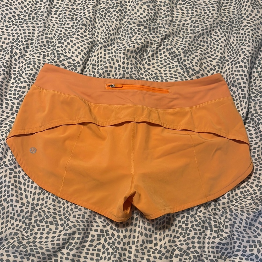 lululemon Speed Up 2.5” Short Size 8 in Monarch Orange